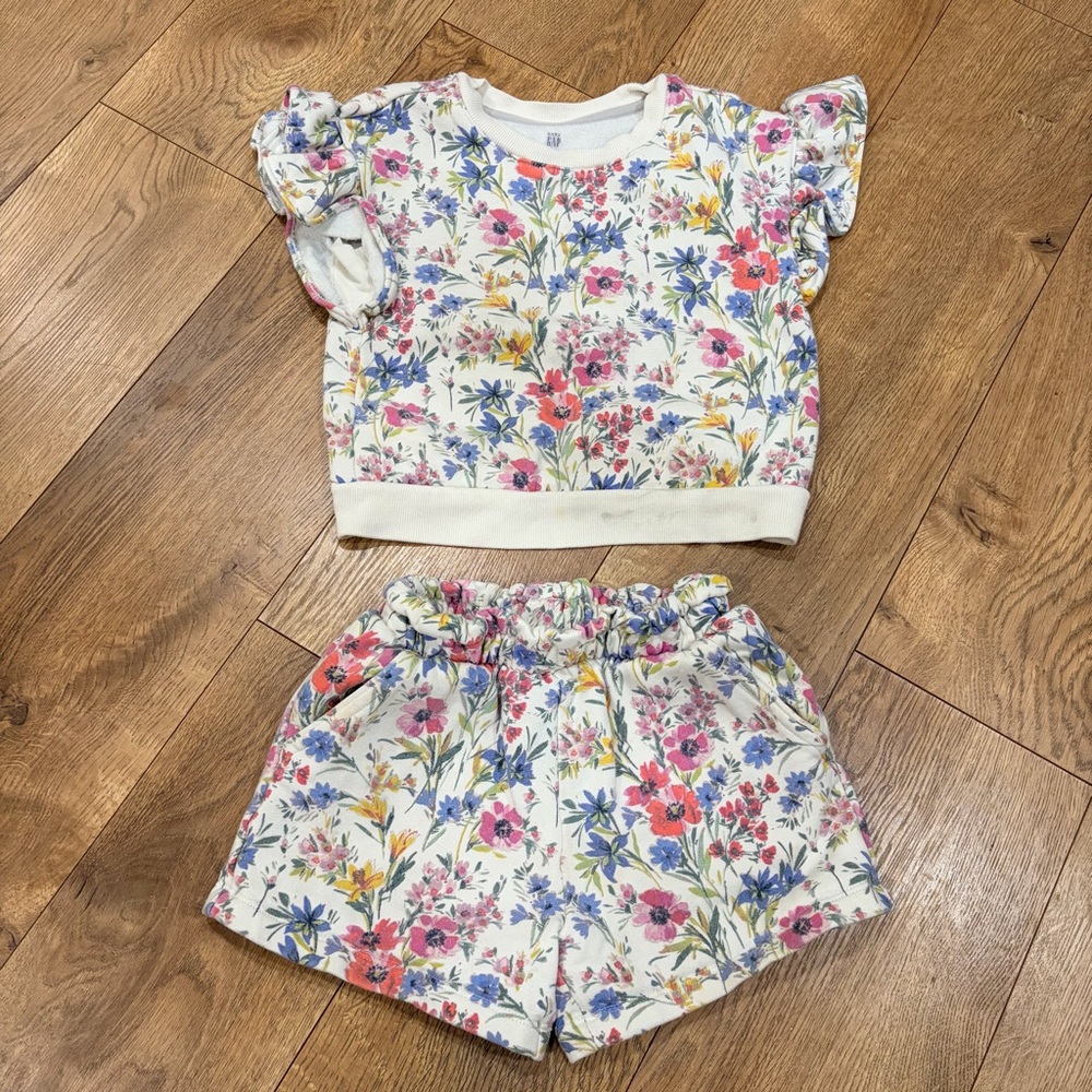 GAP kids Matching floral short set - Size 4T